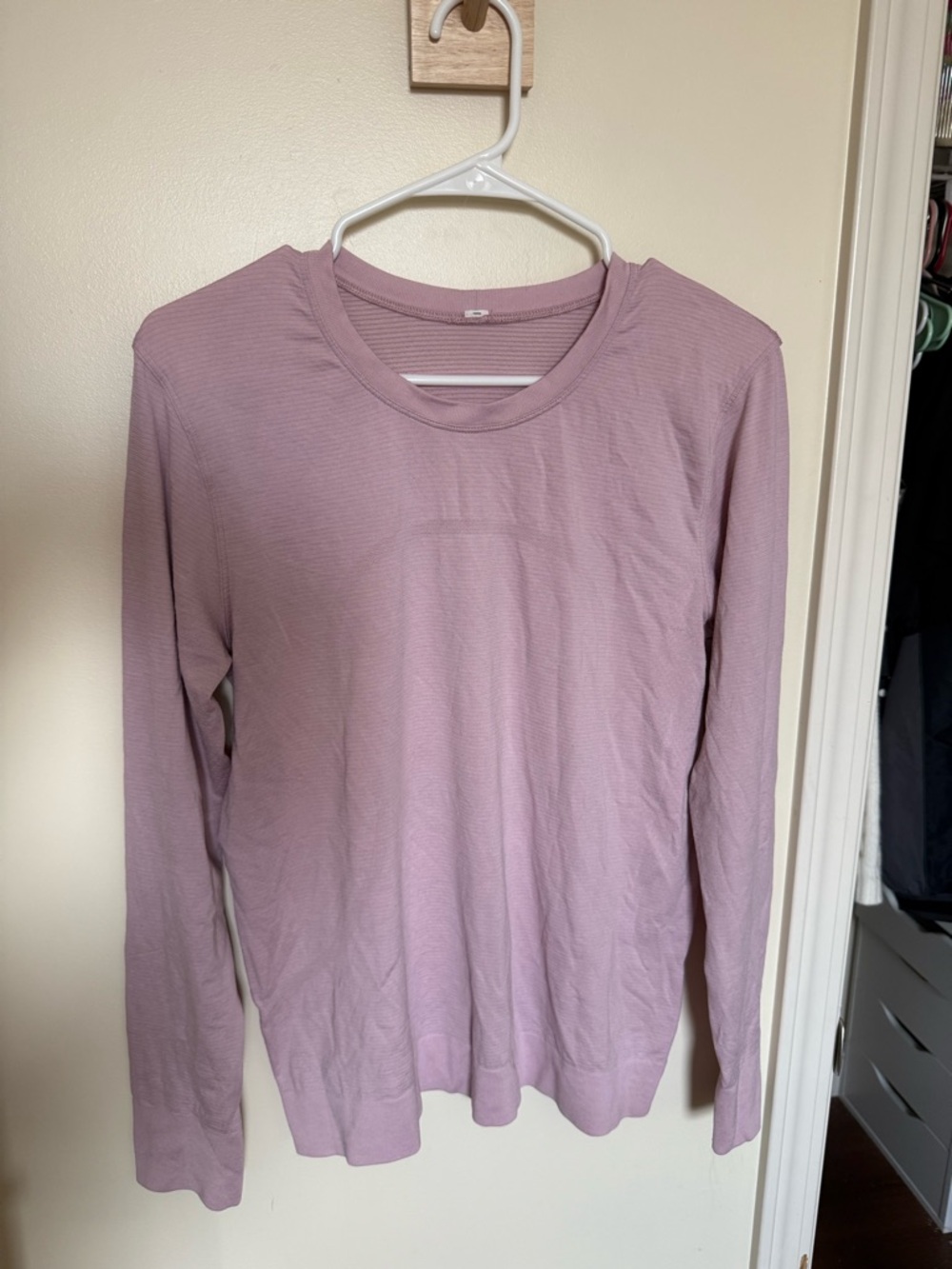 lululemon athletica Long Sleeve Crewneck Top in Dusty Mauve